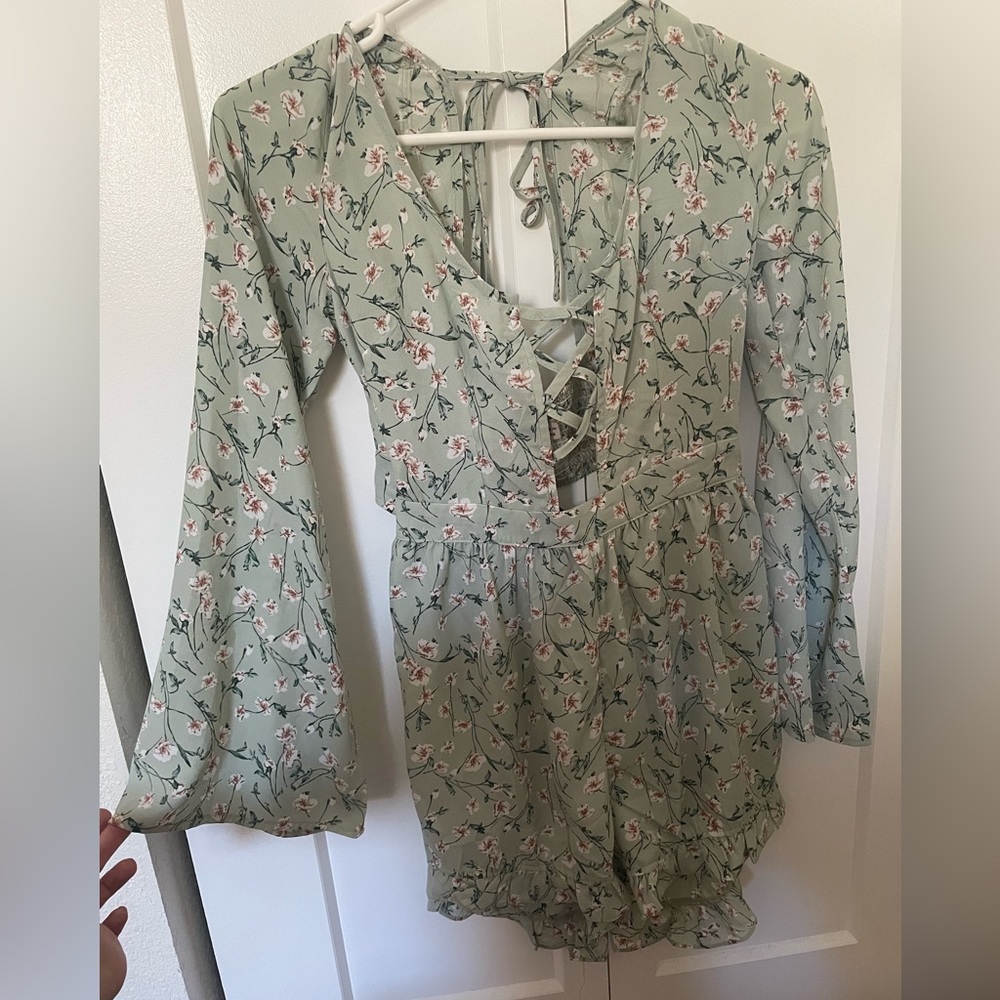 NWT Floral Romper- S